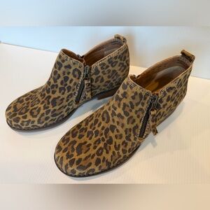 NWOB Hush Puppies Mazin Cayto Bootie leopard suede 7.5